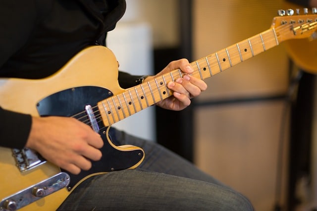 Telecaster-met-zwarte-slagplaat