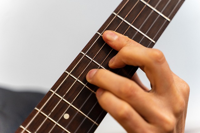 gitaar-spelen-close-up