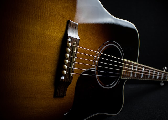 Akoestische-gitaar-spelen